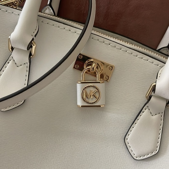 Michael Kors Bag - Picture 5 of 12